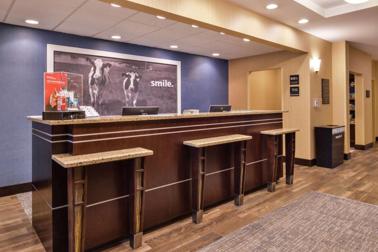 Hampton Inn Harrisonburg South Eksteriør billede